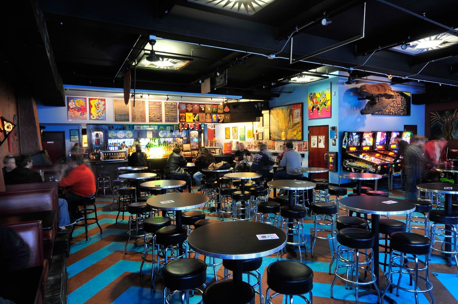 pyramid scheme front bar